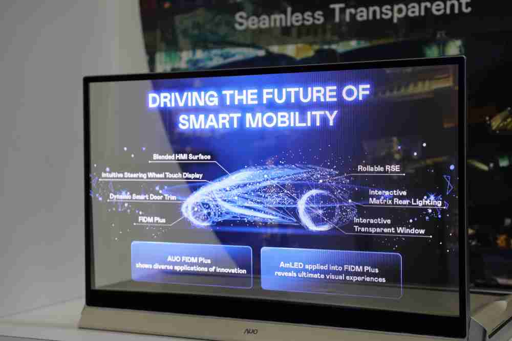 z6尊龙凭借着超高亮度和透明度，，，这款30吋透明Micro LED显示器在AR系统与智慧零售具有潜在的应用价值。。。